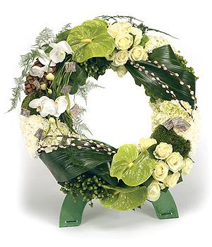 Bioline large Wreath on stand